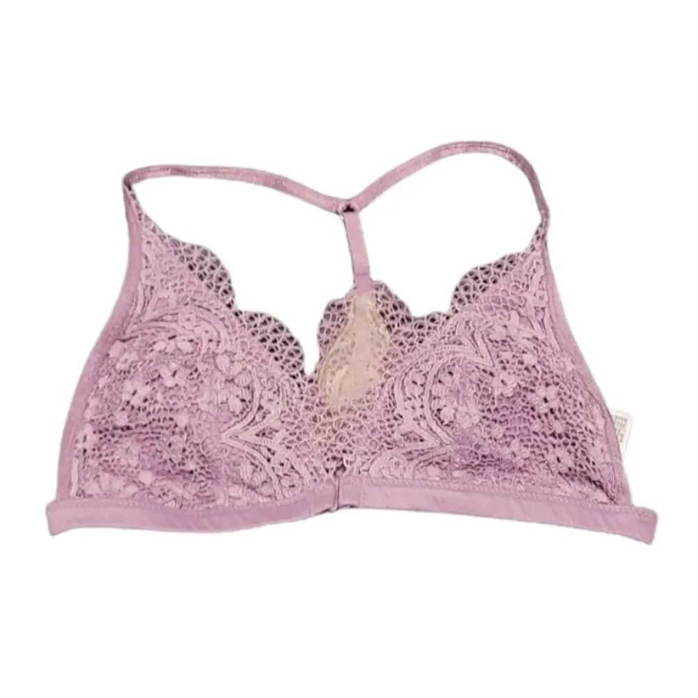 VS Lilac Bralette front closure